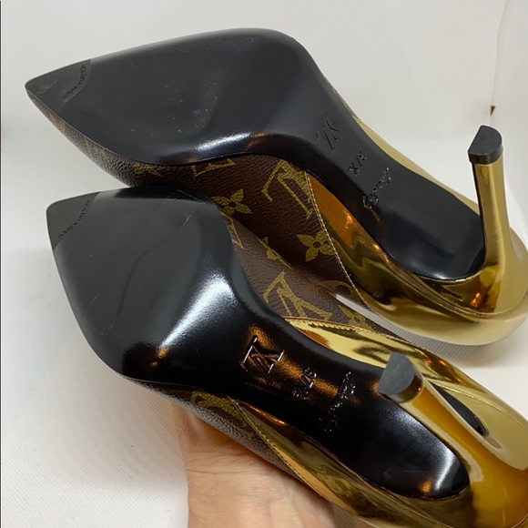 Louis Vuitton Cherie Pump with Gold Heels - Picture 7 of 8